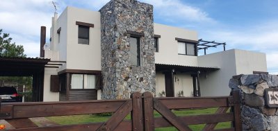 VENTA CHALET 5 DORM EN JOSE IGNACIO