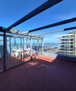 Apartamento de 4 dormitorios estilo casita en Península Punta del Este 