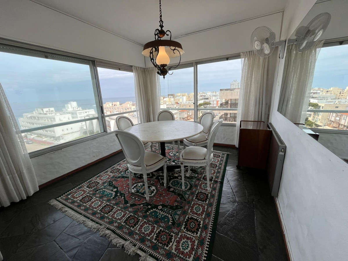 Imagen de Apartamento en Venta 2 dorm 2 baños y garaje.. Península, Punta del Este