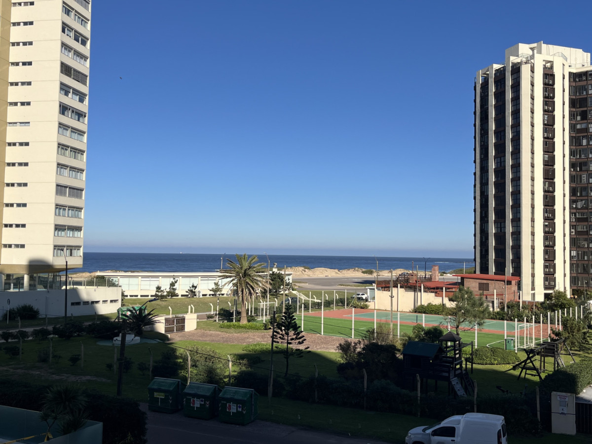 Imagen de Apartamento en venta de un dormitorio con vista a Playa Brava