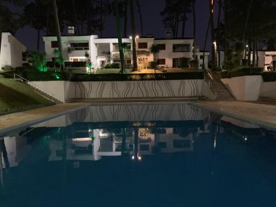 Venta Apto de 2 dormitorios, 2 baños. Roosevelt