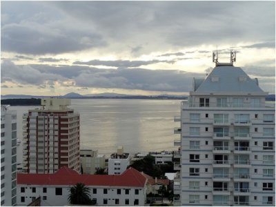 Apartamento en Península, Punta del Este. 