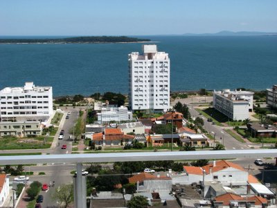 Espectacular PH con vistas panorámicas en venta en Punta del Este