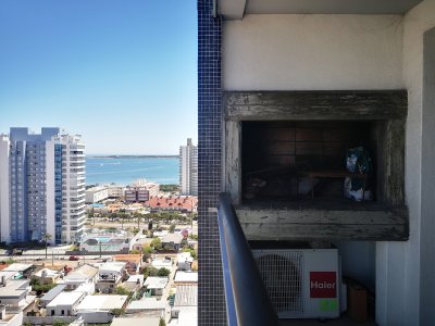 Apartamento en Alquiler Anual en Punta del Este, brava a metros de la playa con Espectacular vista