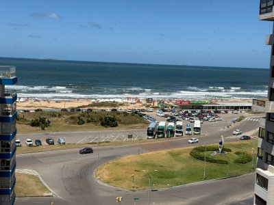 oportunidad !!! apartamento en playa brava, totalmente reciclado 