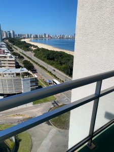 Apartamento en Mansa - Punta del Este, en edifio frente al mar - Para 4 personas