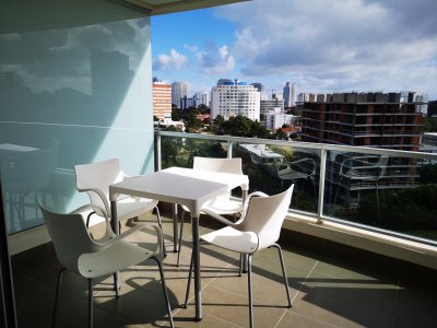 Apartamento en Venta y Alquiler INVERNAL en Punta del Este, brava a 1 cuadra del mar