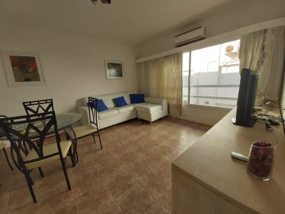 Apartamento en Península, Punta del Este, 2 dormitorios. próximo a la playa y centro