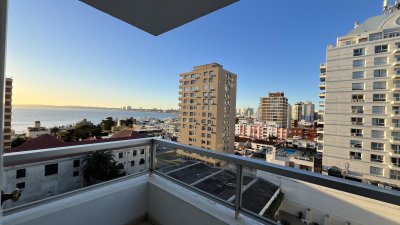 Bajó de Precio!!! Venta de Apartamento en Punta del Este, Península, muy soleado!