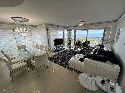 Apartamento en Punta del Este, Zona Brava