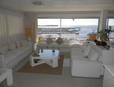 Venta de apartamento en Punta del Este,  Vista al Puerto *4 dormitorios
