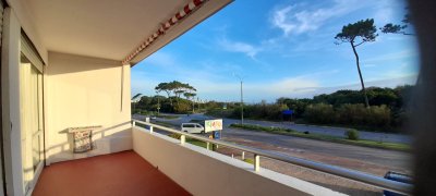 Alquiler INVERNAL $ 22.500 - Apartamento en Playa Mansa - Punta del Este