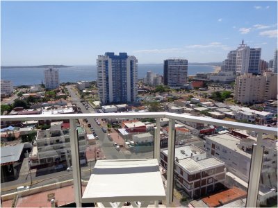 Apartamento en Alquiler de temporadaPunta del Este, Brava, a 100 mts del mar d