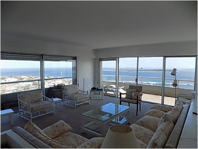 Apartamento en venta y alquiler en Punta del Este, Península 2 dormitorios