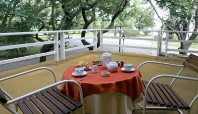 Venta de Hostel en Colonia a 30 km del puerto, Excelente inversión