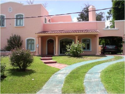 Casa en en alquiler anual en dólares en Punta del Este, Pinares, pago adelantado