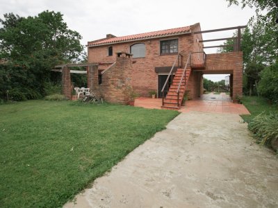 Gran casa en venta en la mansa bien ubicada 4 cuadras del mar