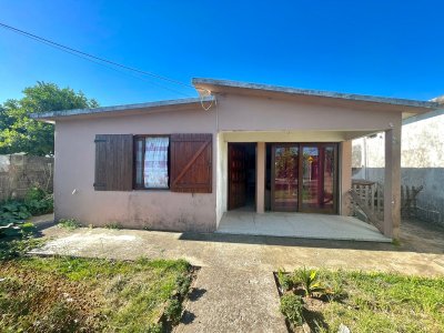 Venta de 2 casas en Maldonado Nuevo - U$S 130.000