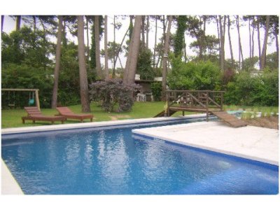 Casa en Venta y Alquiler en Punta del Este, zona Lugano a poca distancia del Shopping