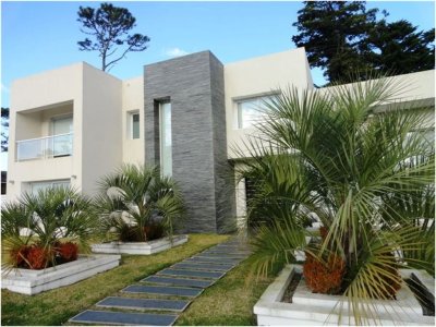 Casa en venta y alquiler en Punta del Este, Próximo a Shopping