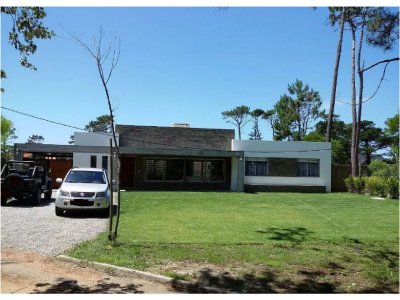 Casa en venta y alquiler de verano en Punta del Este, Mansa * 3 dormitorios - parrillero