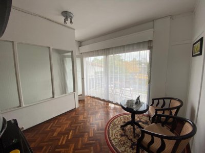 Casa en venta y alquiler anual en Malvin, Montevideo