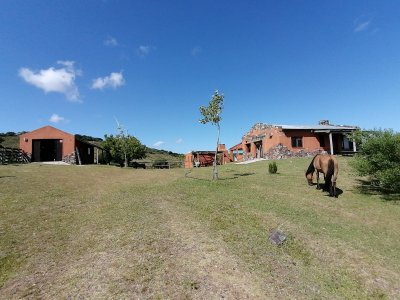 Chacra en  Venta Uruguay, Maldonado a 46 km de Punta del Este , Exclente opción!