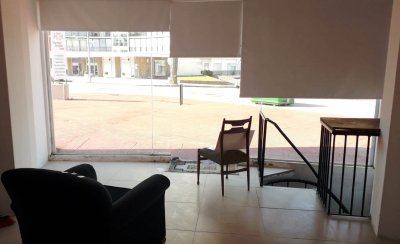 Local de 68 m2 en alquiler en Península - Punta del Este