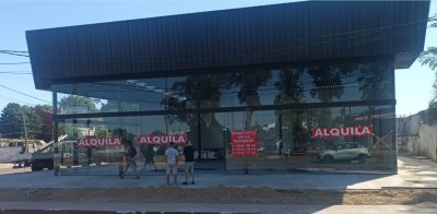 IMPORTANTES LOCALES COMERCIALES en TRIPLE ALTURA 