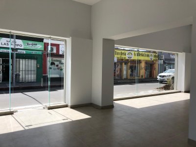 Local en venta en Centro de Maldonado, esquina Comercial 