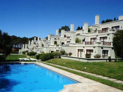 Apartamento con parrillero propio y terraza en Rincón del Indio, Punta del Este