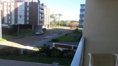 DOS DORMITORIOS DOS BAÑOS A UNA CUADRA DE PLAYA MANSA