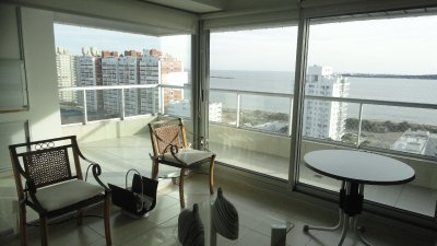 Apartamento en Brava, 2 dormitorios *