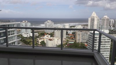 Apartamento en Brava, 3 dormitorios *