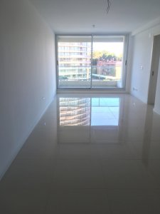 Apartamento de 3 dormitorios, zona shopping Punta del Este