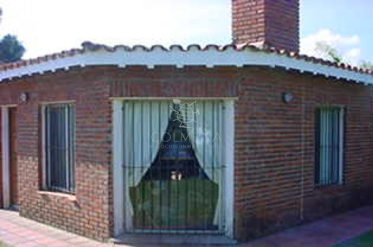 muy linda casa en venta en la barra a pocas cuadras de la playa  - col3516c