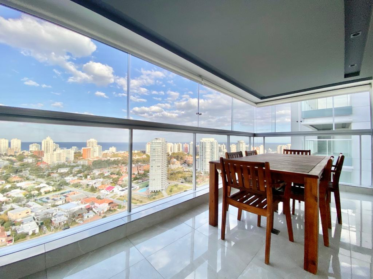 Penthouse Dúplex de tres dormitorios, Punta del Este