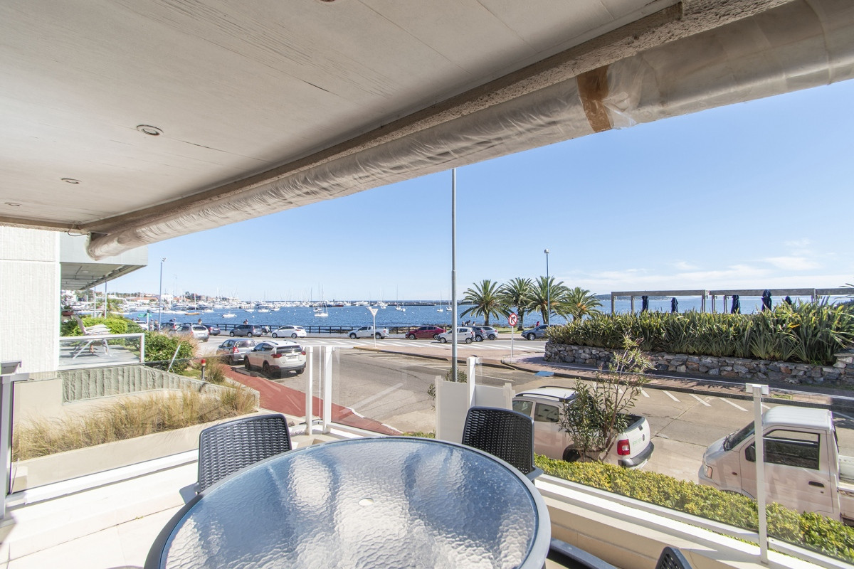 Puerto de Punta del Este Departamento de Tres Dormitorios