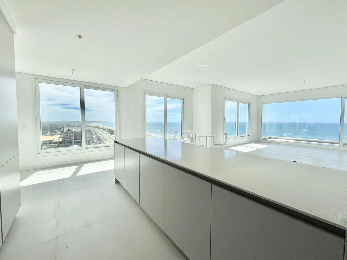 Apartamento esquinero en Le Parc IV