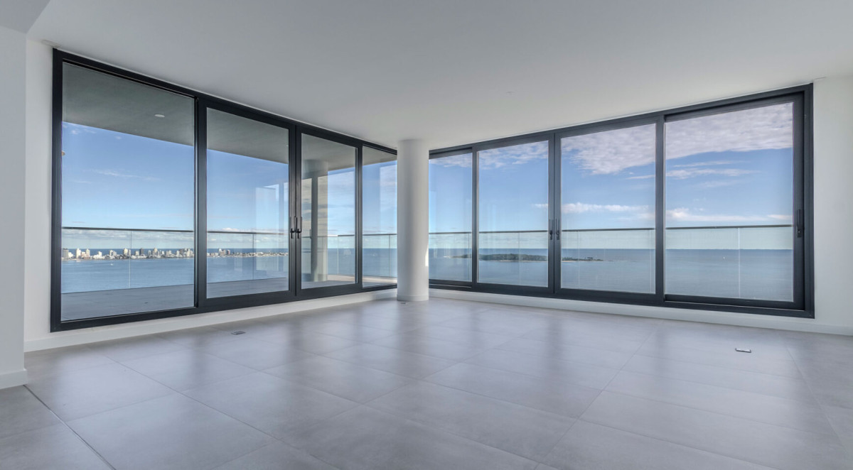 Penthouse en edificio Venetian Playa Mansa