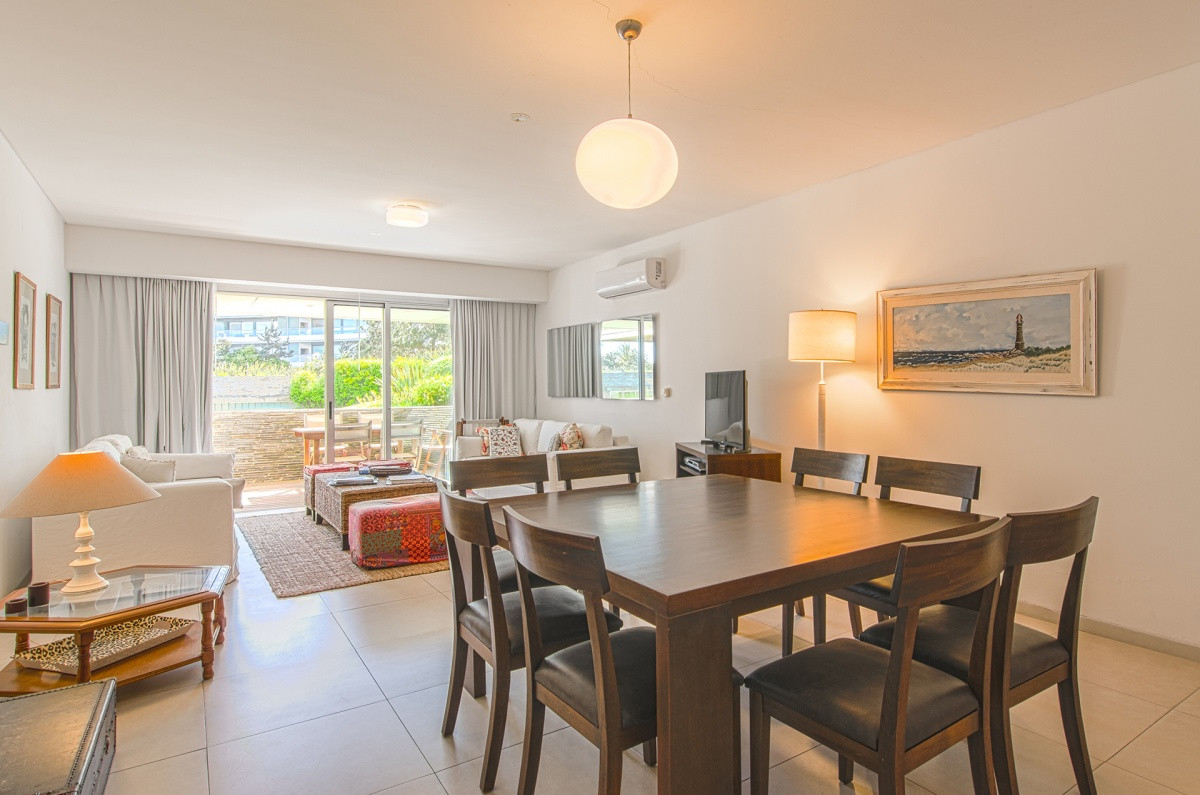 Apartamento Tres Dormitorios en Aqluiler Playa Brava