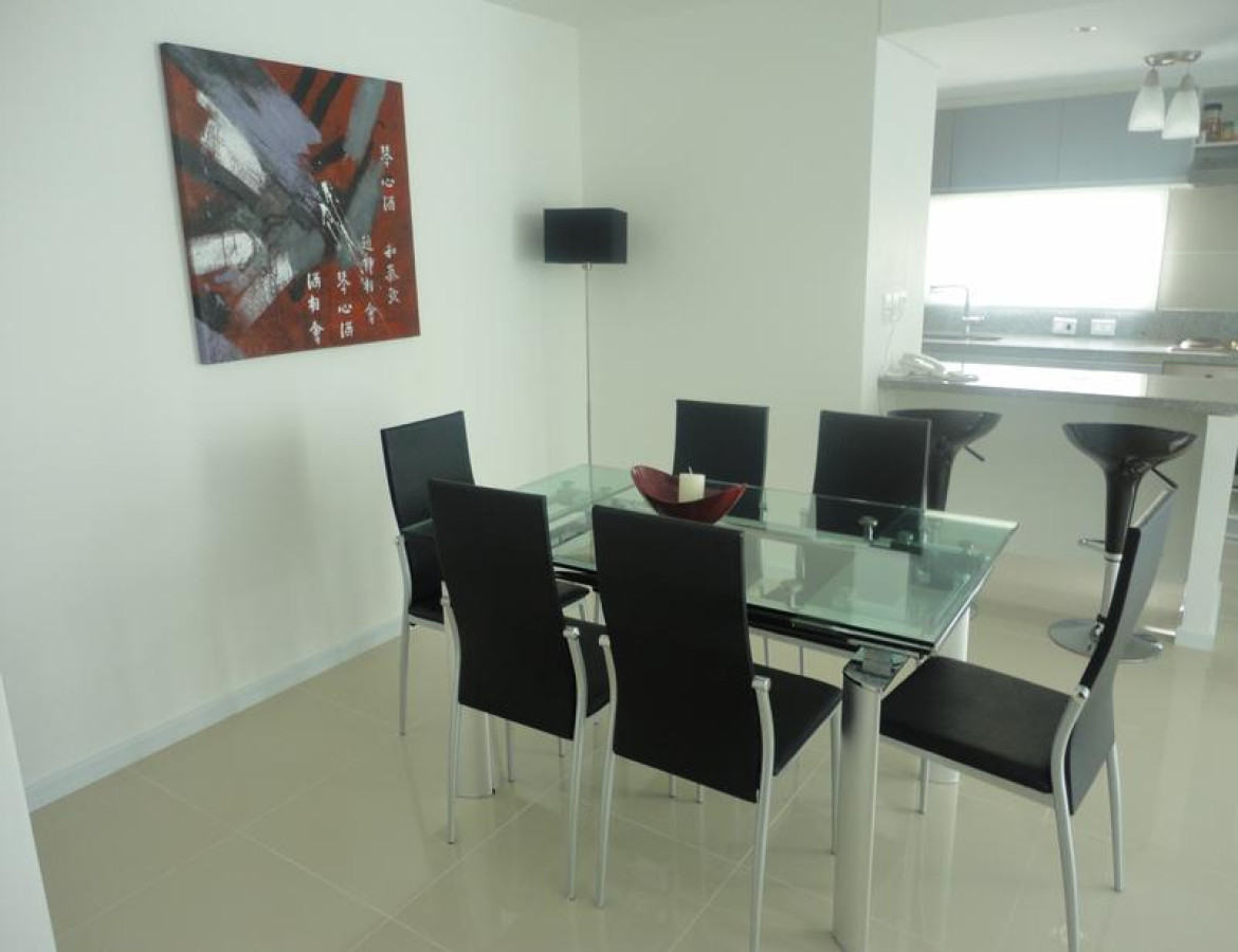 Apartamento de Dos Dormitorios en Roosevelt