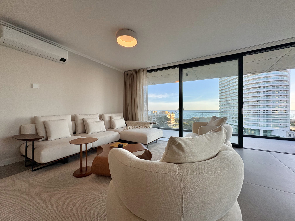 Apartamento de tres dormitorios en Saint Moritz Punta del Este