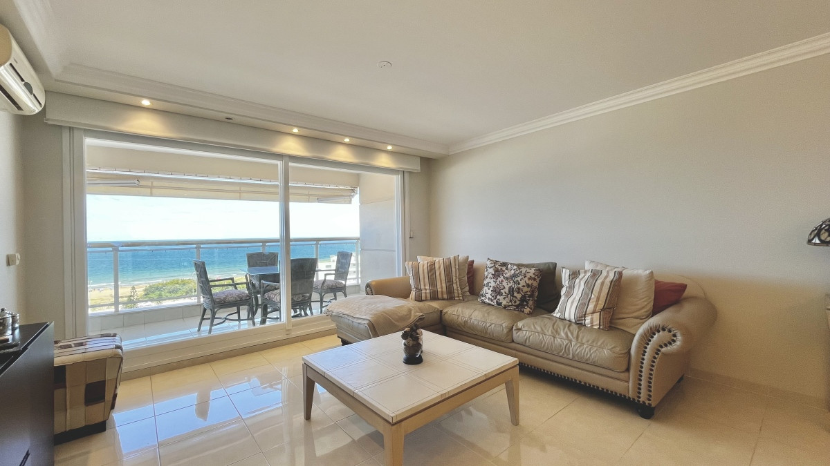 Le Jardin Punta del Este tres dormitorios de Temporada