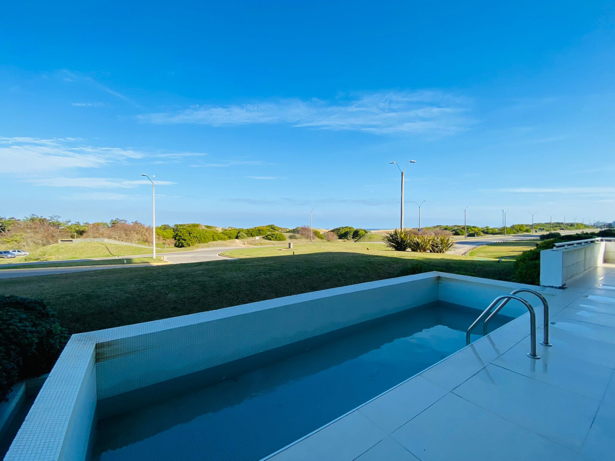 Apartamento de Lujo Frente Playa Brava Punta del Este