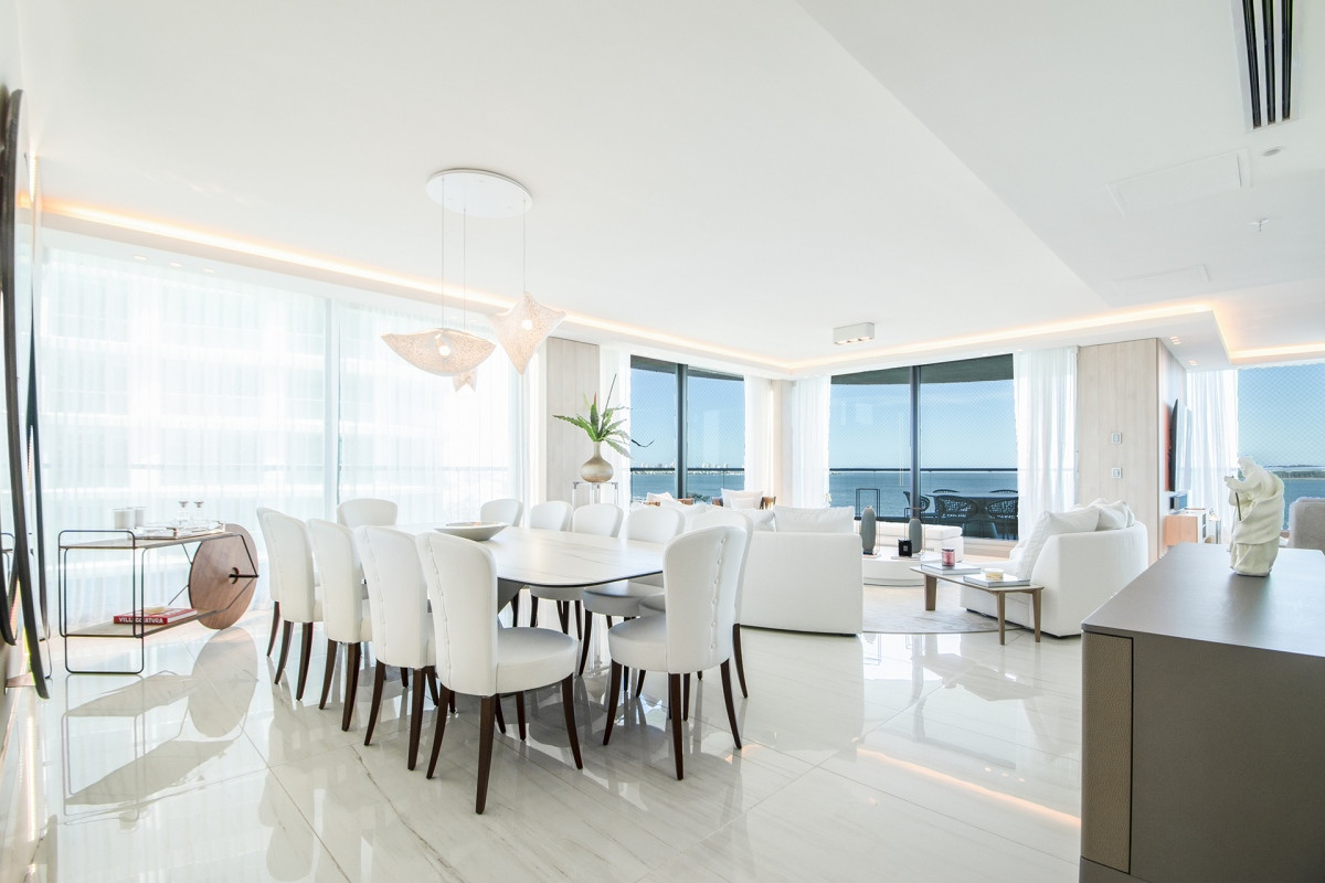 Fendi Chateau Apartamento Unificado Primera Fila en Playa Mansa de Punta del Este