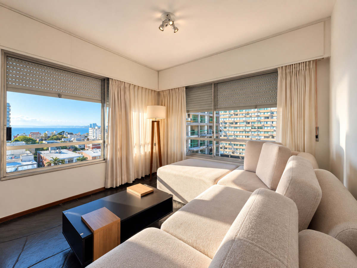 Apartamento de dos dormitorios en Punta del Este a metros de gorreo