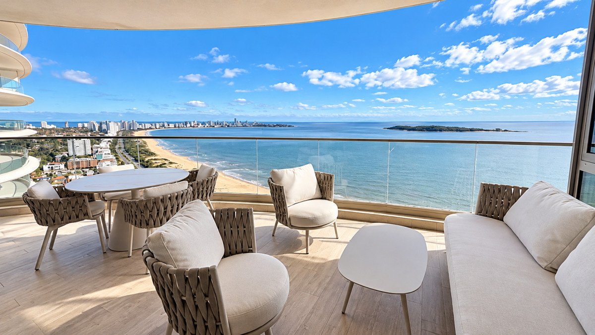 Apartamento esquinero en Edificio Fendi Punta del Este