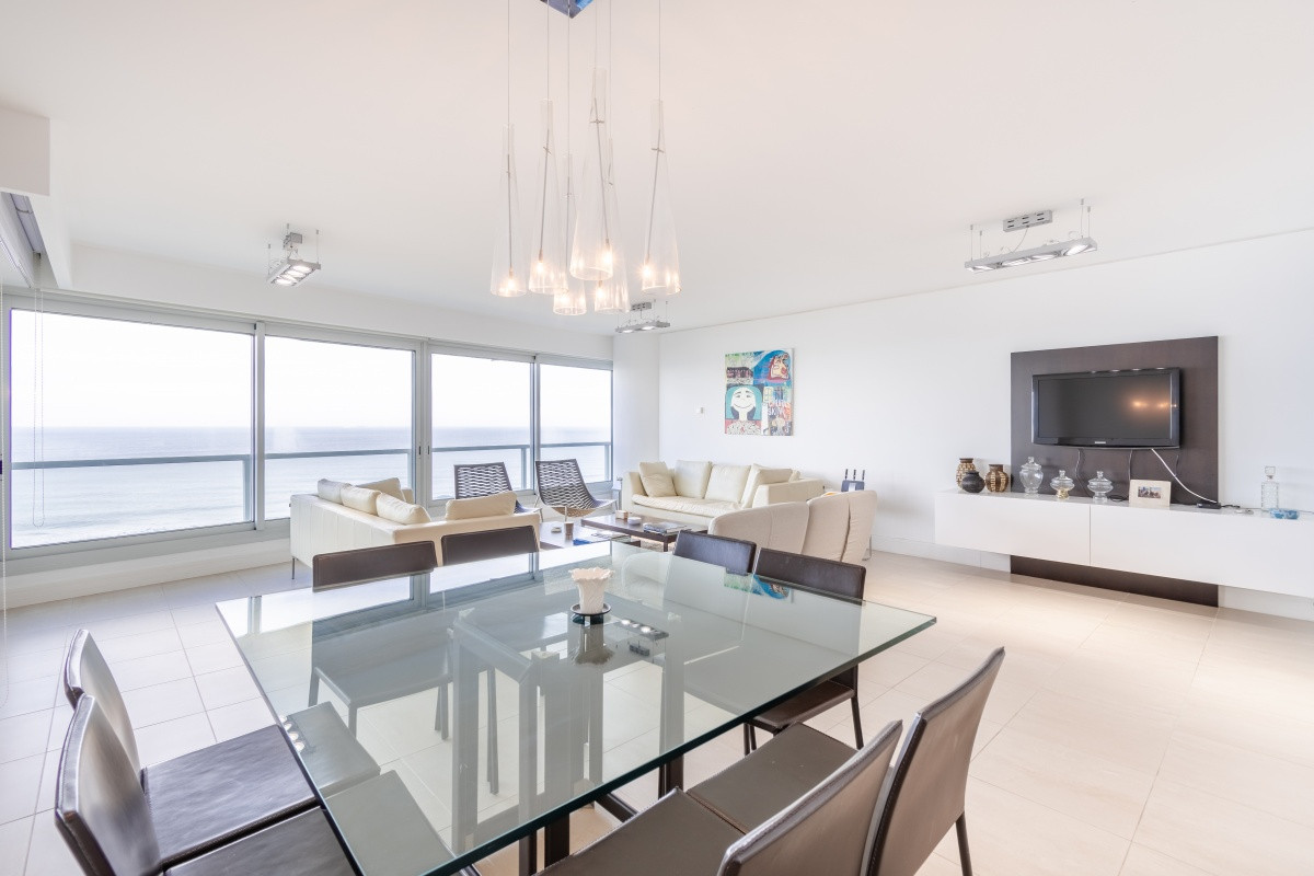 Departamento Le Parc Punta del Este En Venta Tres Dormitorios Mas Dependencia