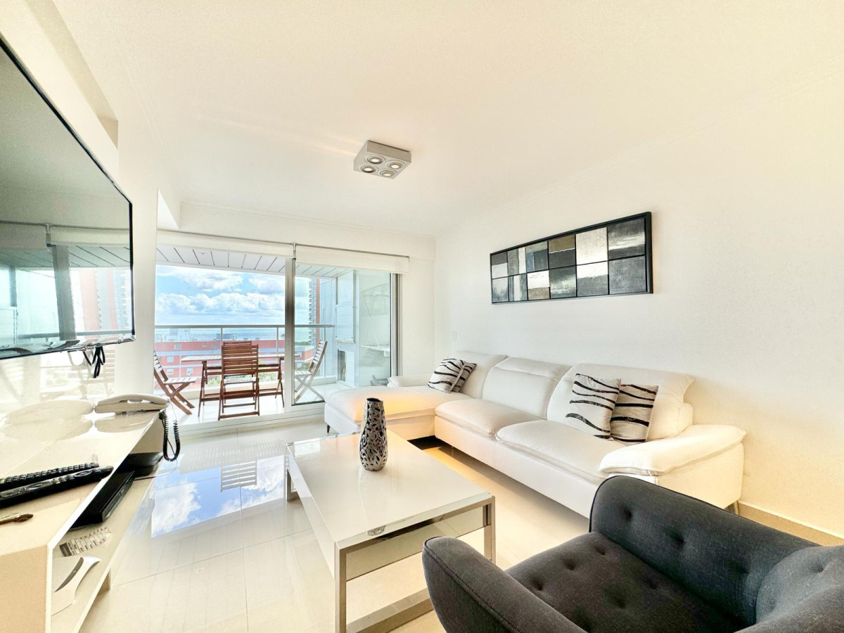 Miami Boulevard de dos dormitorio, Apartamento frente al mar en Playa Mansa